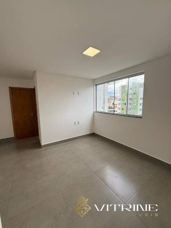 Apartamento à venda no Manoel Valinhas : 