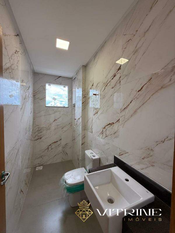 Apartamento à venda no Manoel Valinhas : 
