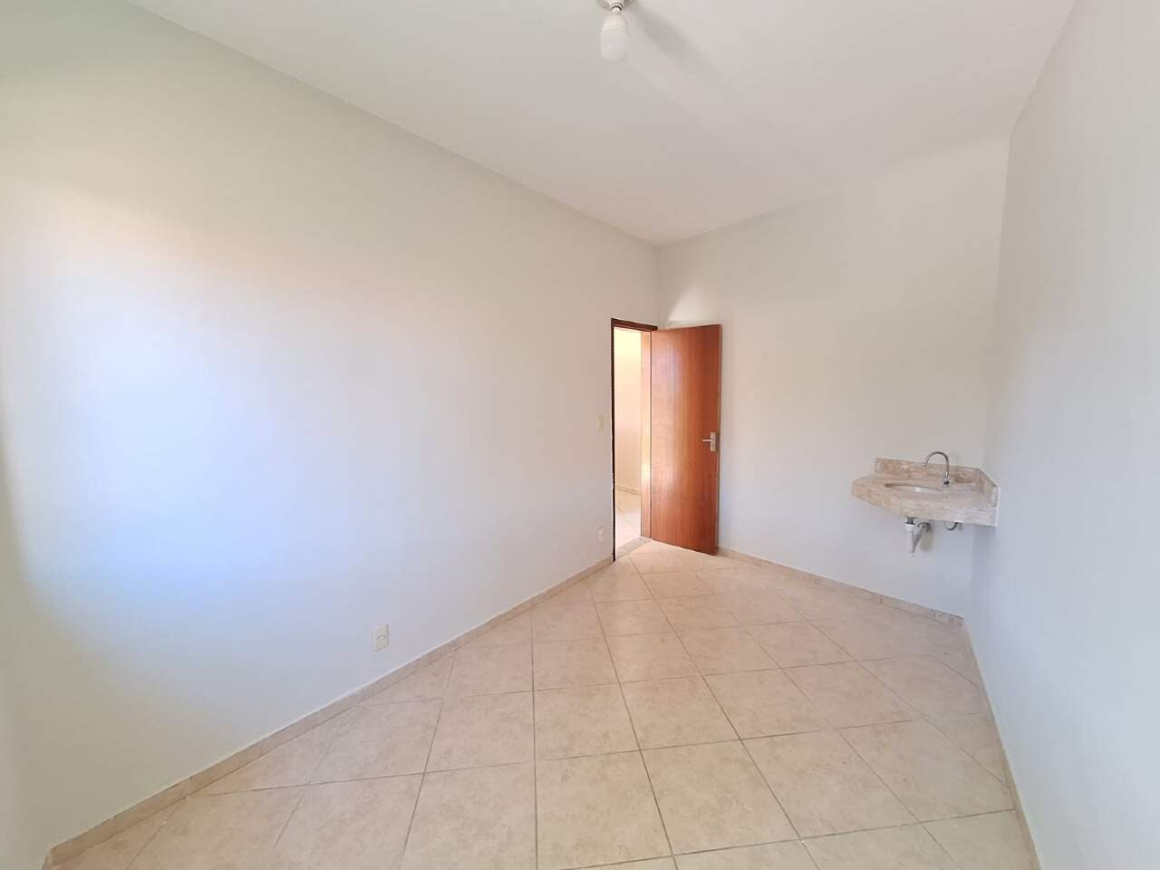 CASA para aluguel no CENTRO: 