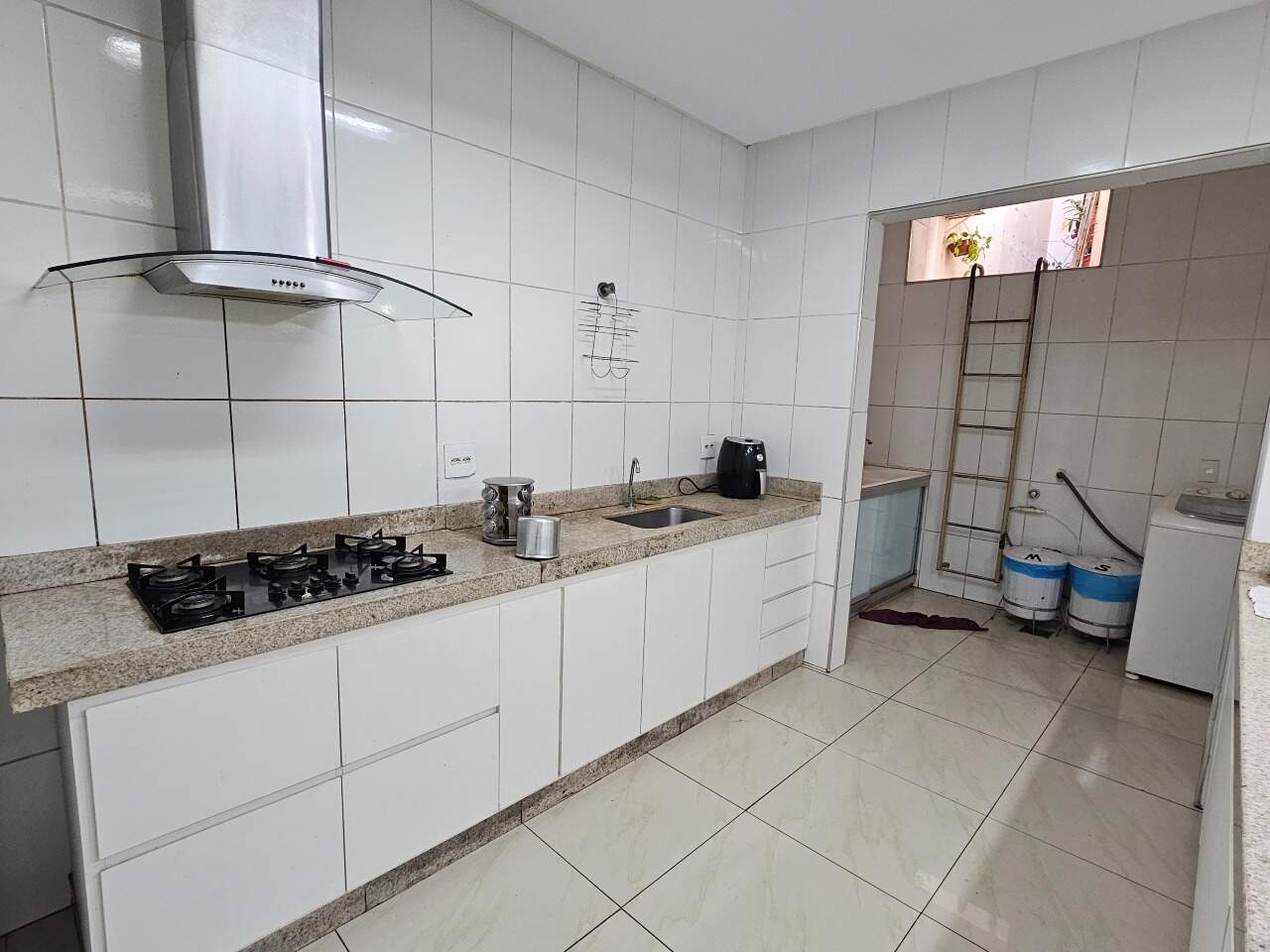 CASA à venda no CERQUEIRA LIMA: 