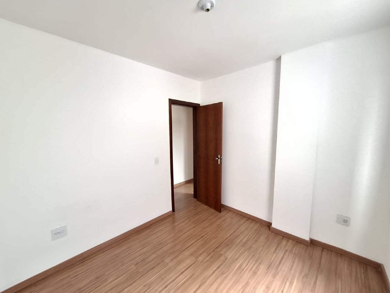 APARTAMENTO para aluguel no Alaita: 
