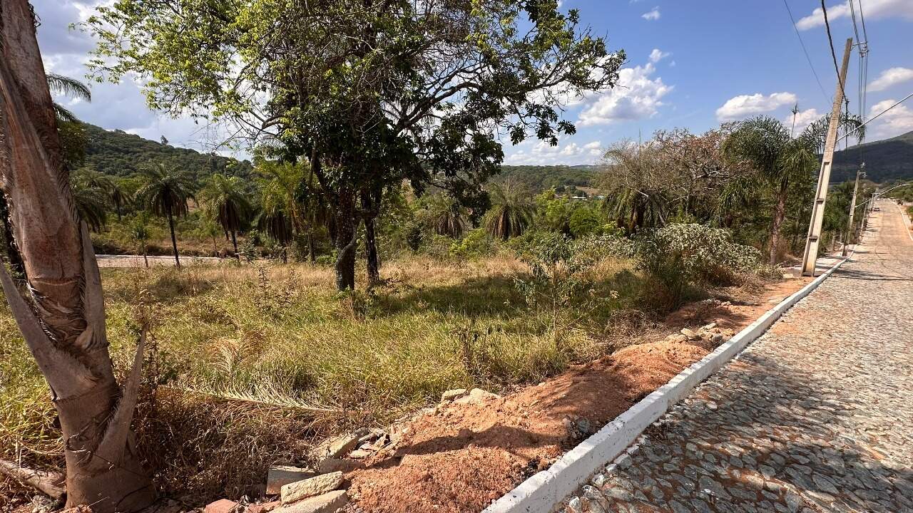 LOTE à venda no COND. PARAISO DOS COQUEIROS: 