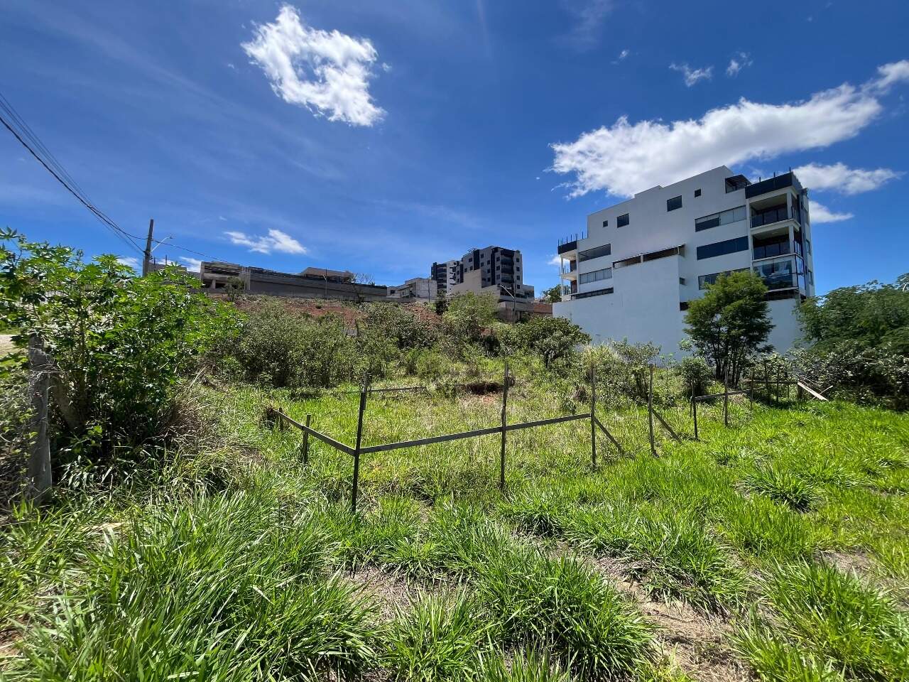 LOTE à venda no TROPICAL: 
