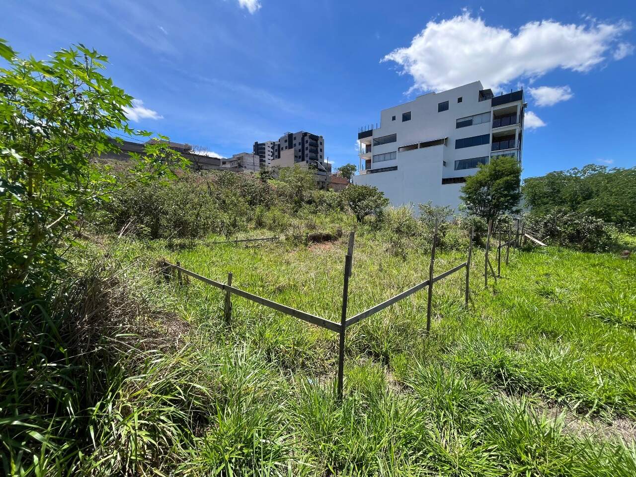 LOTE à venda no TROPICAL: 