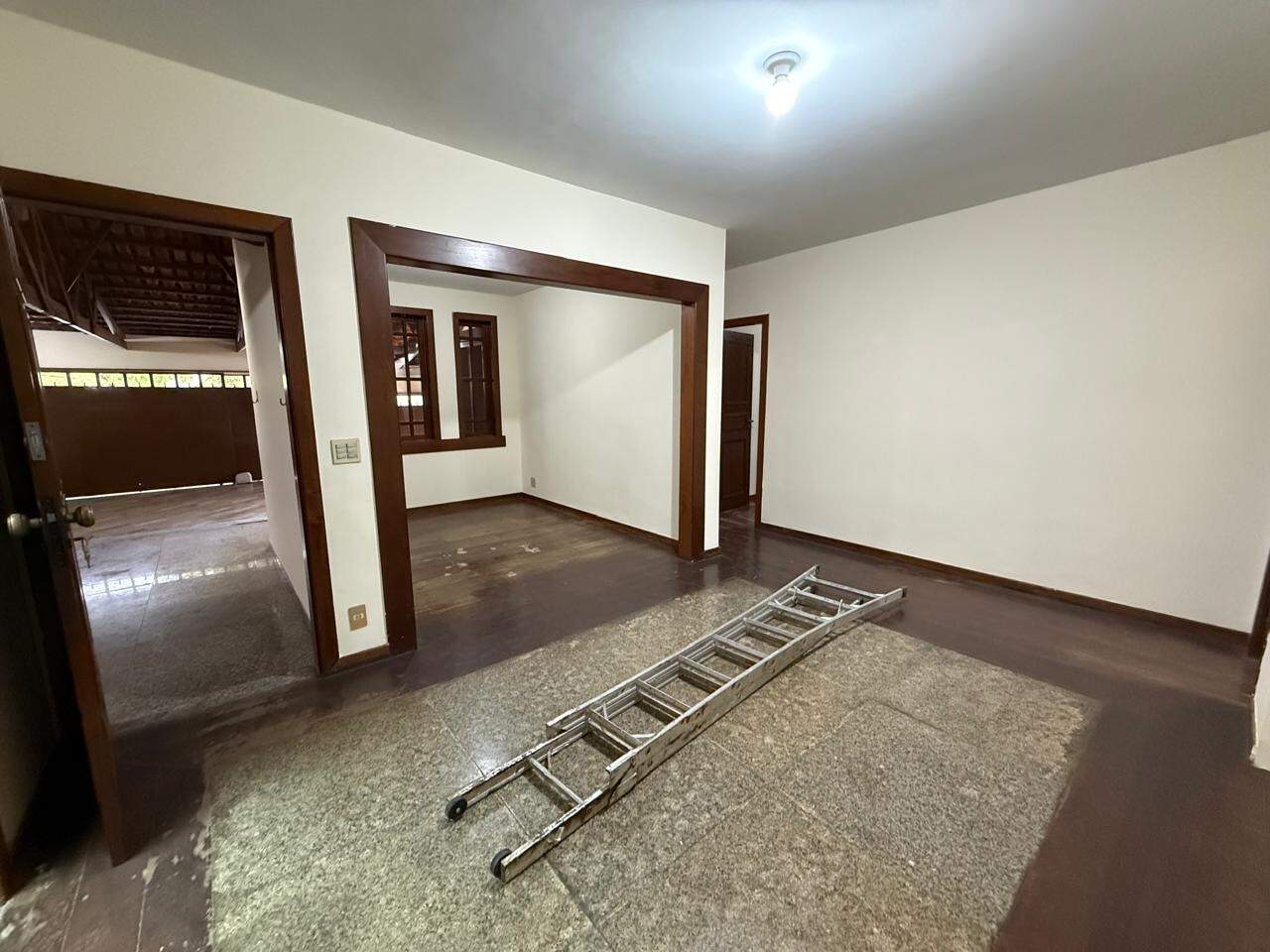 CASA à venda no CERQUEIRA LIMA: 