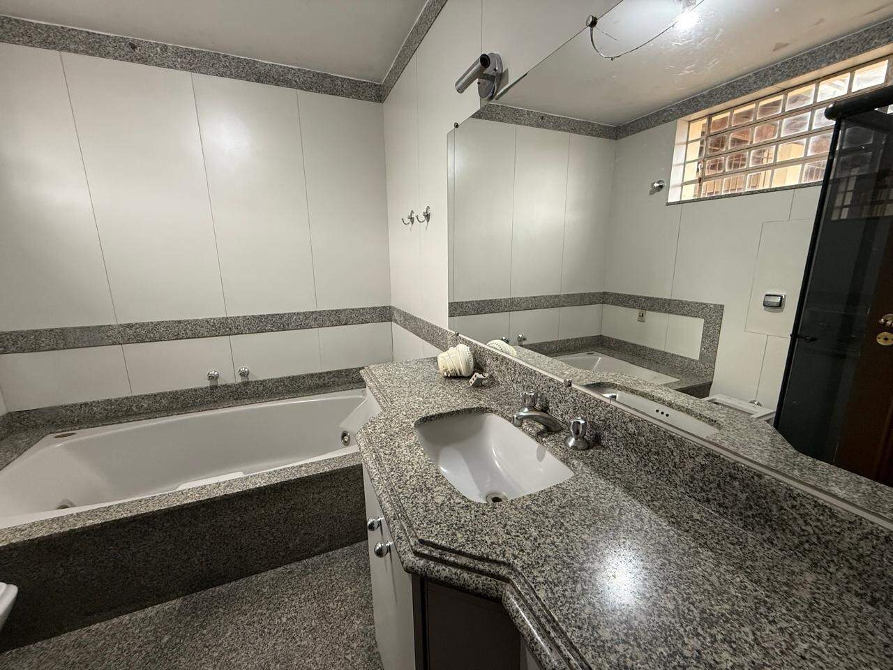 CASA à venda no CERQUEIRA LIMA: 