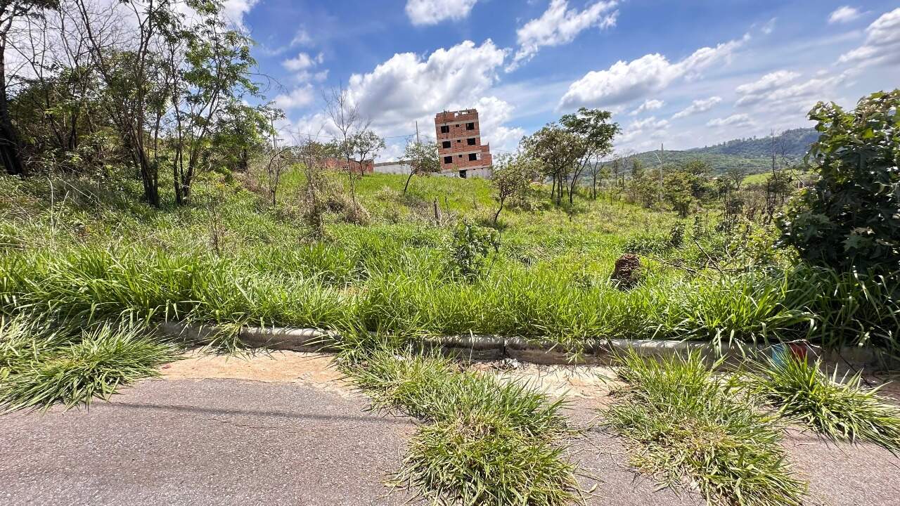 LOTE à venda no VILA DA SERRA: 
