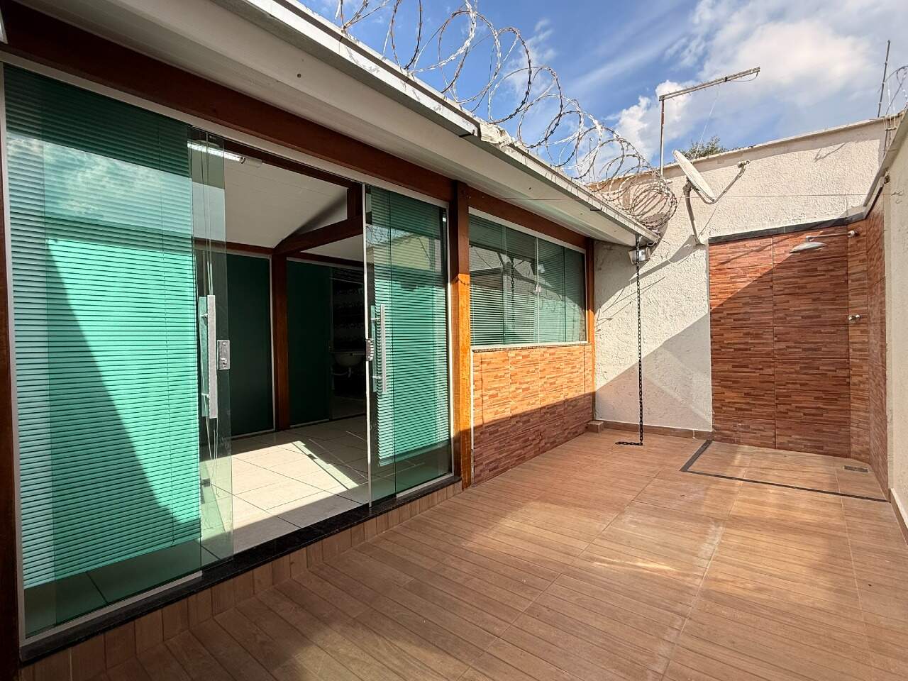 CASA à venda no Conjunto Habitacional Jadir Marinho: 