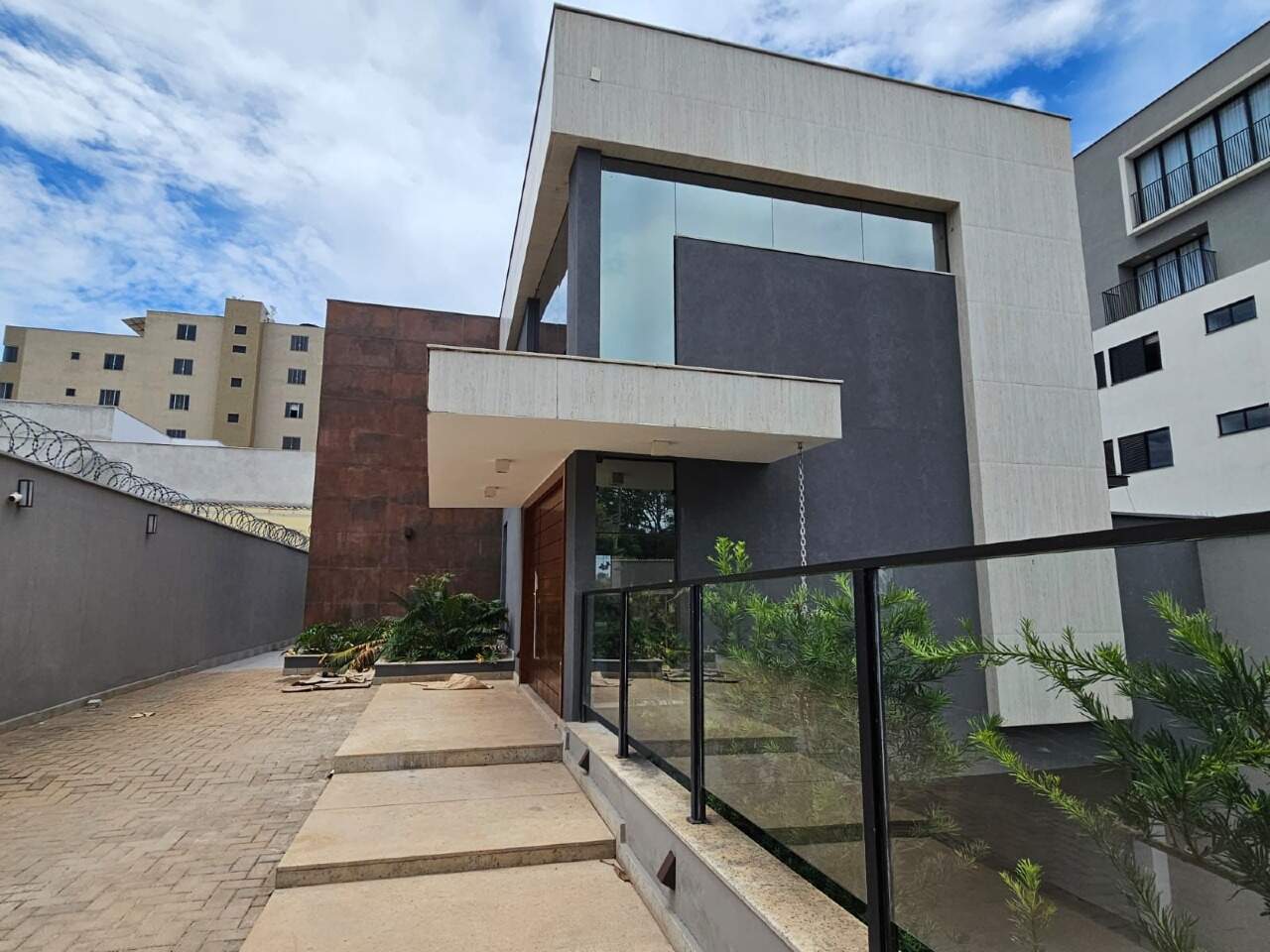 CASA à venda no TROPICAL: 