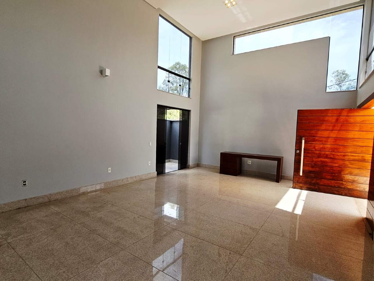 CASA à venda no TROPICAL: 