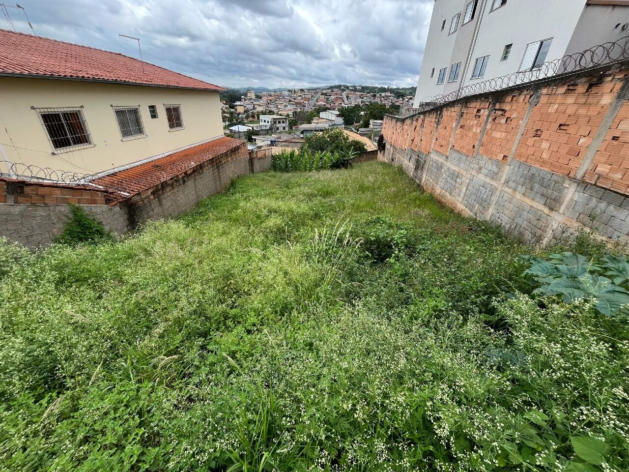 LOTE à venda no Parque Jardim Santanense: 