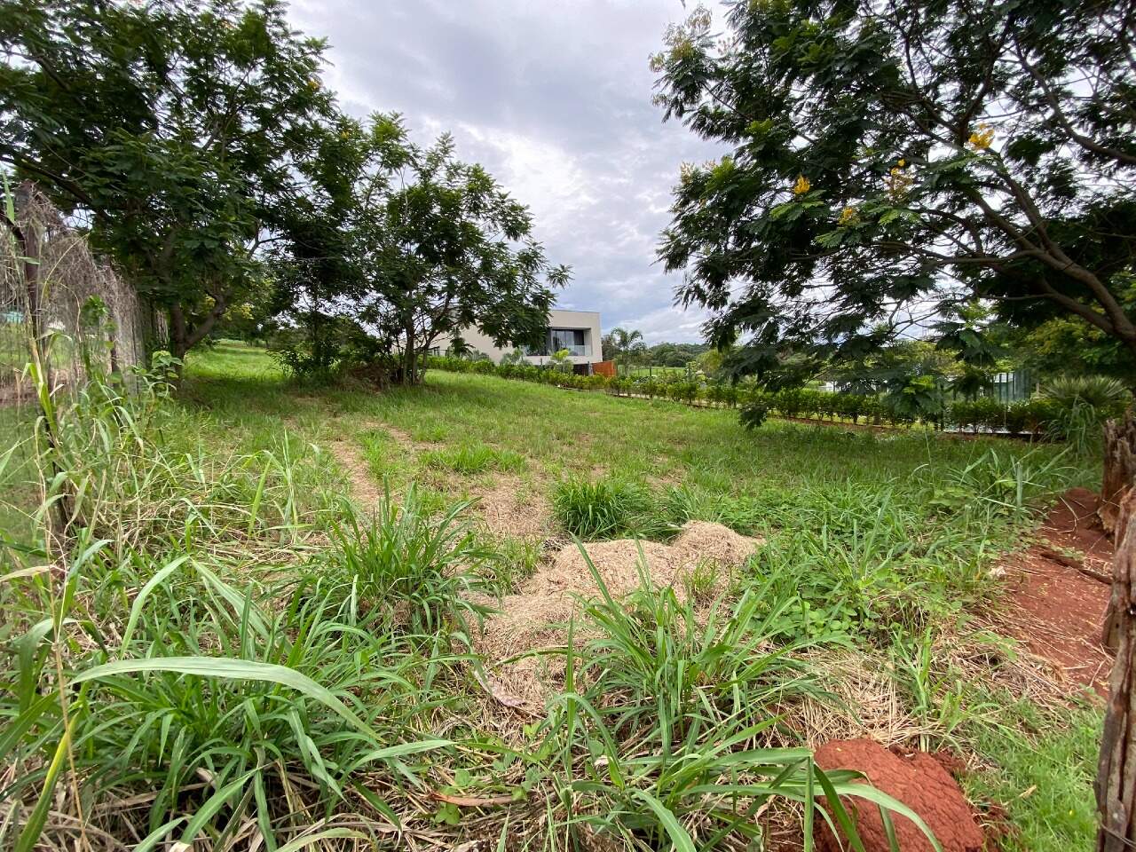 LOTE à venda no COND. GRANJA GLORIA: 
