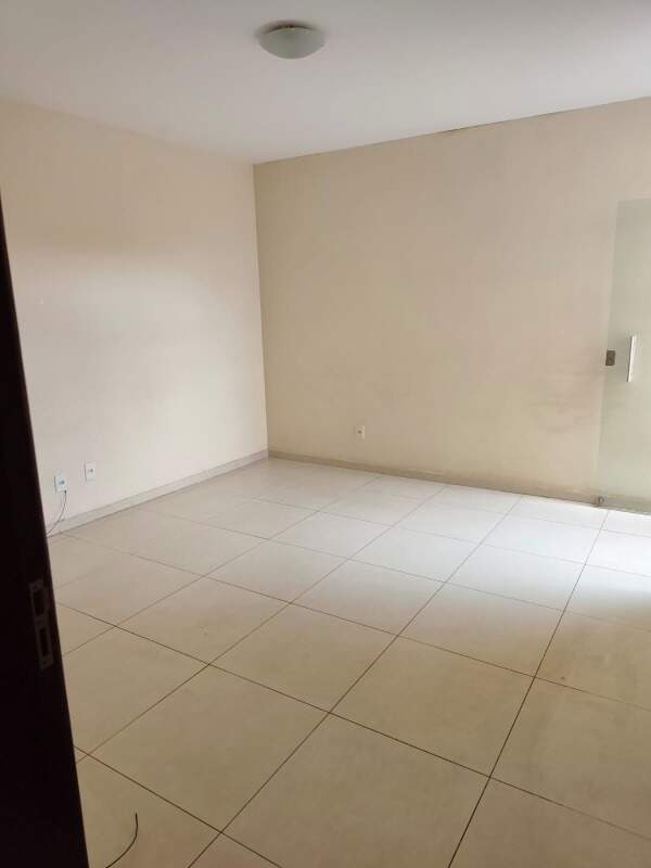 CASA para aluguel no CENTRO: 