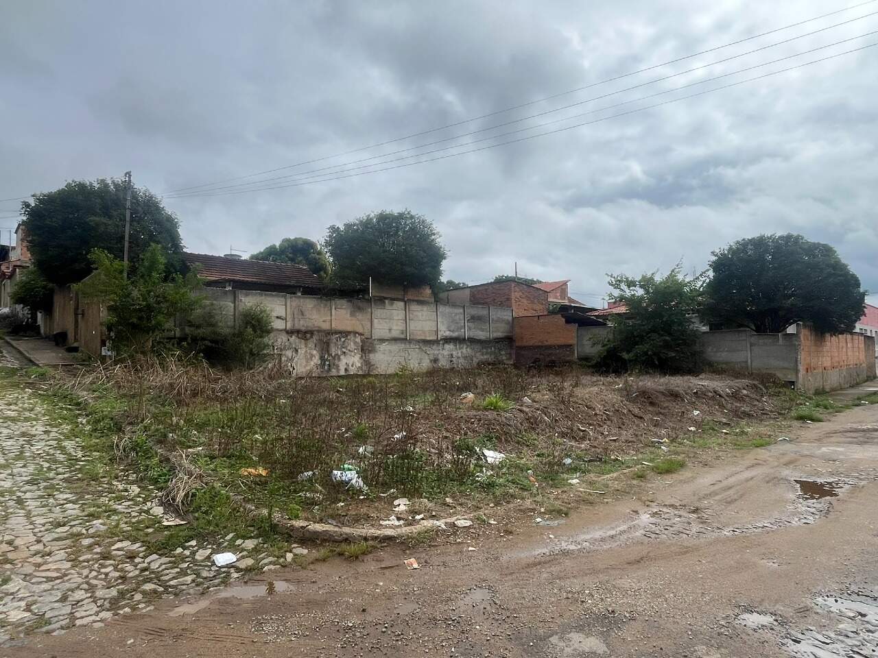 LOTE à venda no Conjunto Habitacional Jadir Marinho: 