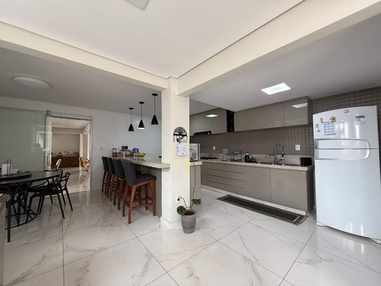 CASA à venda no CERQUEIRA LIMA: 