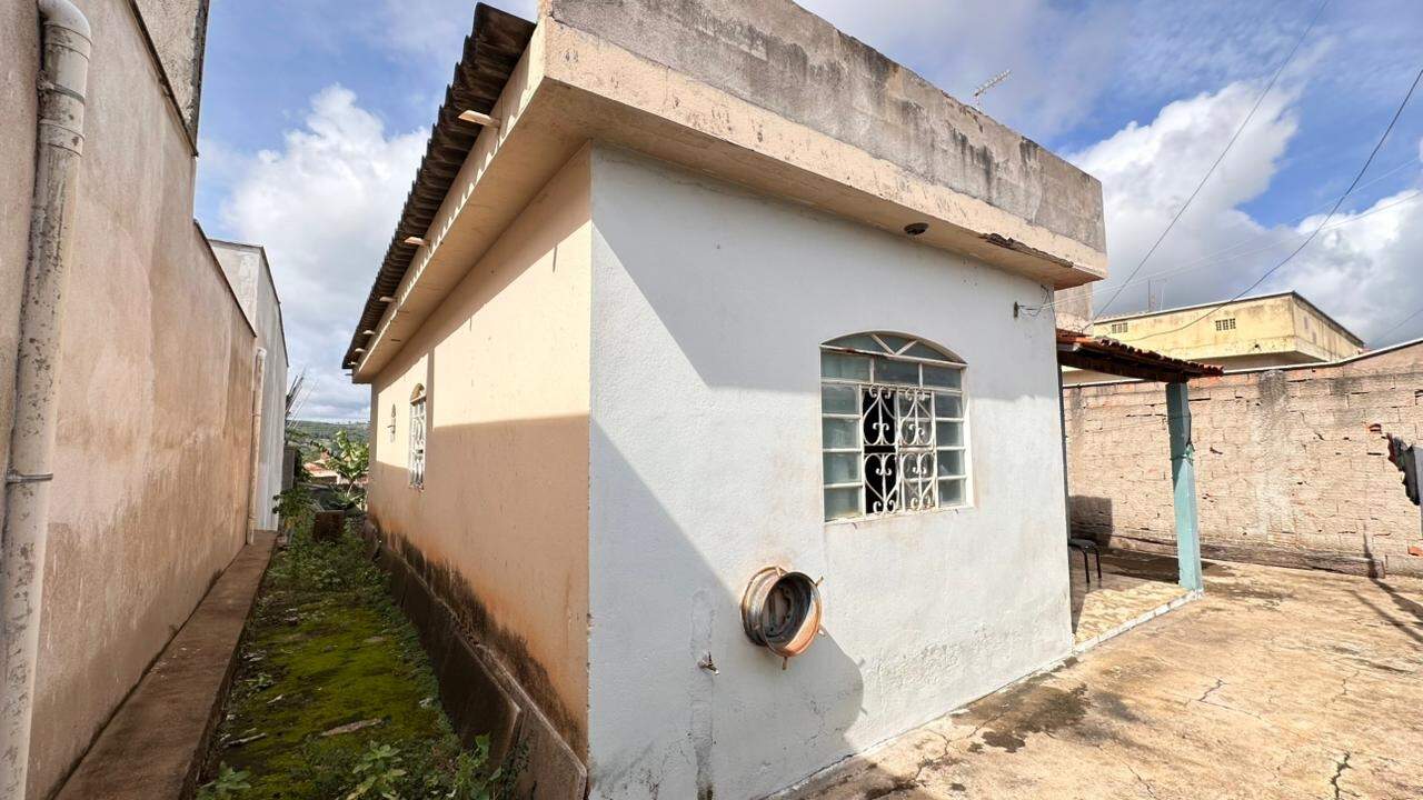 CASA à venda no Parque Jardim Santanense: 
