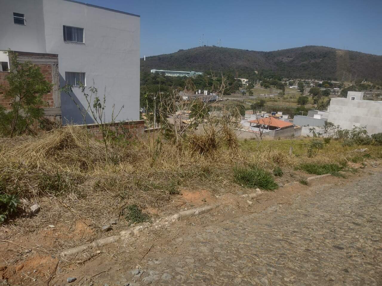 LOTE à venda no CENTENÁRIO: 