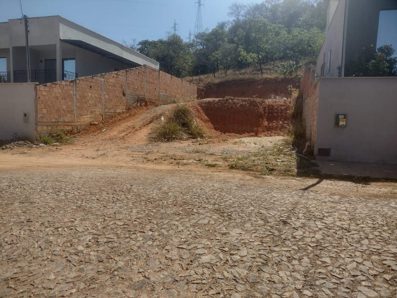 LOTE à venda no CENTENÁRIO: 
