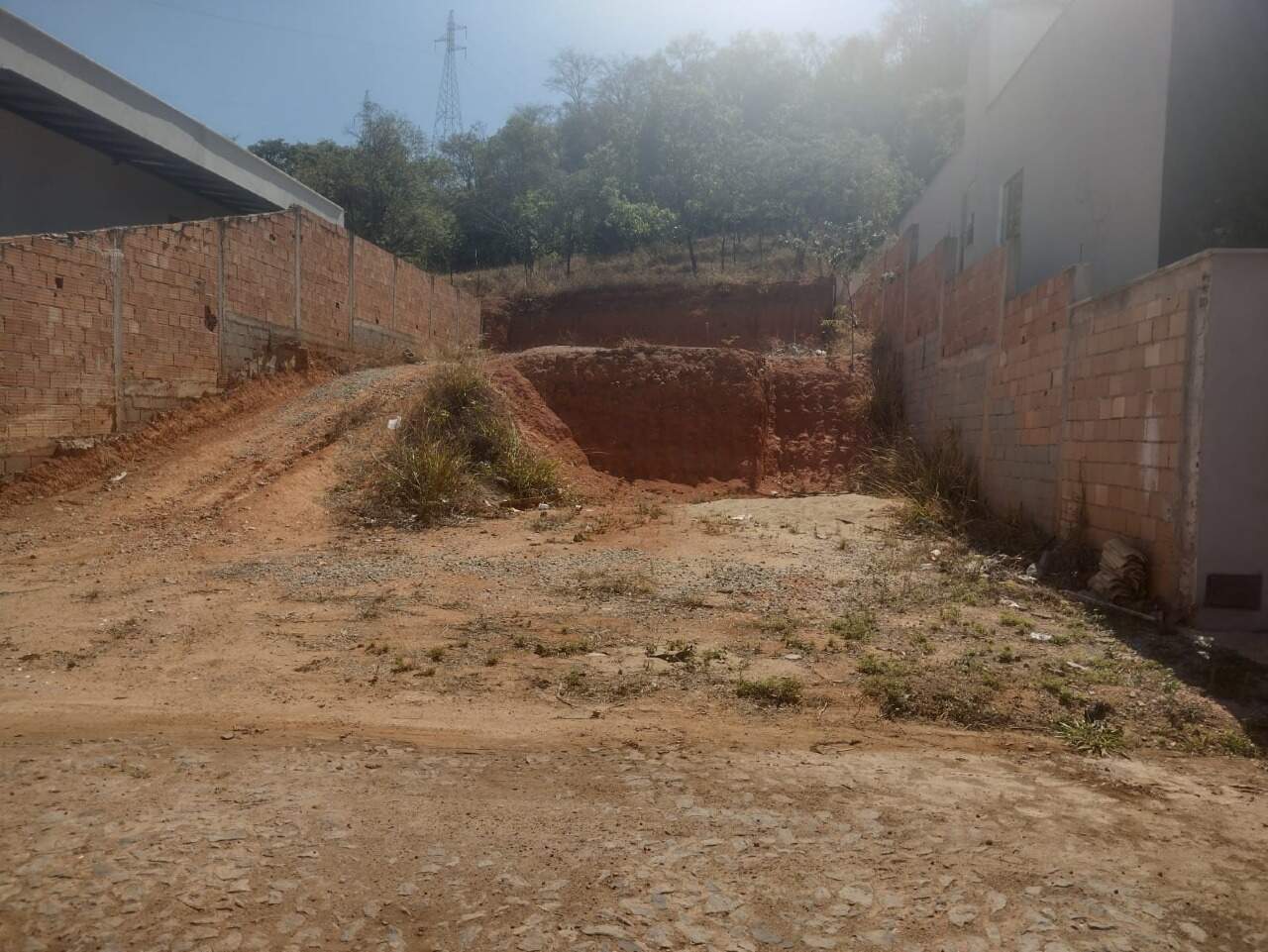 LOTE à venda no CENTENÁRIO: 