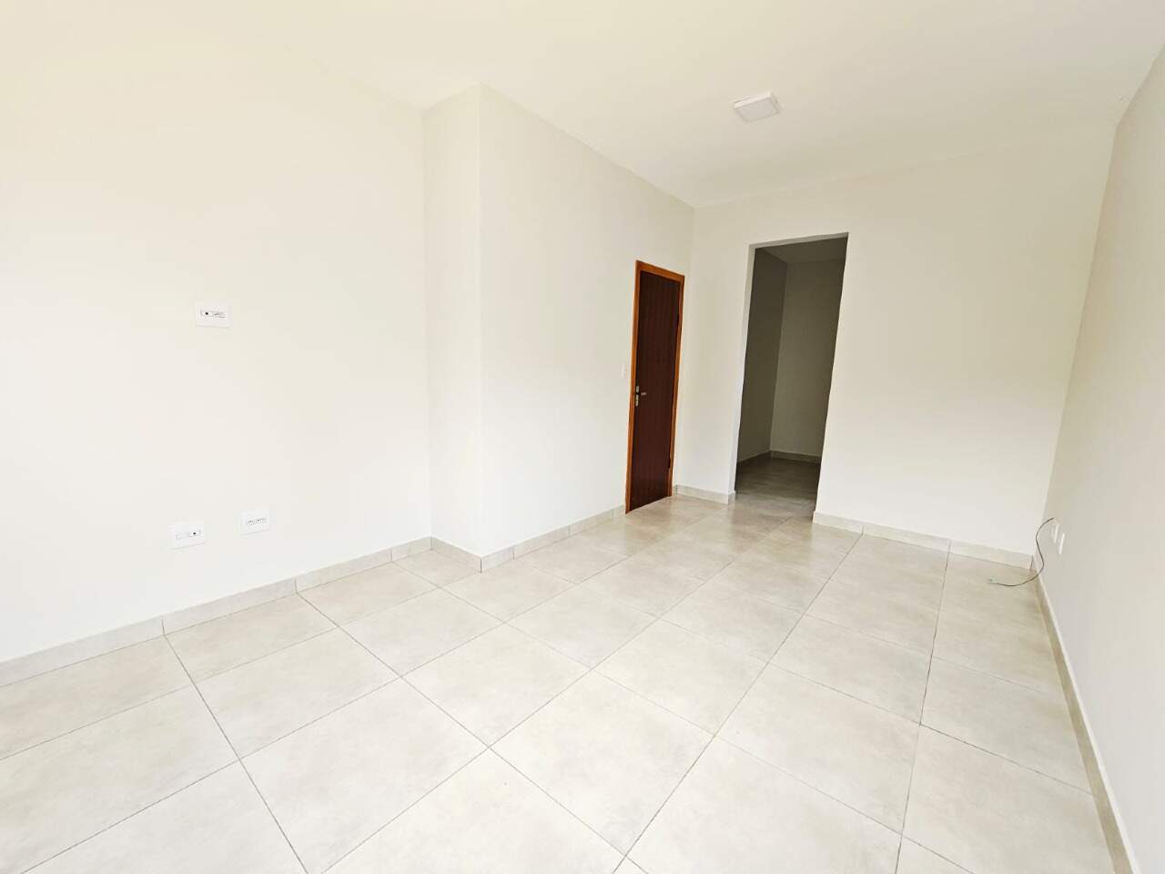 APARTAMENTO COM AREA à venda no TROPICAL: 