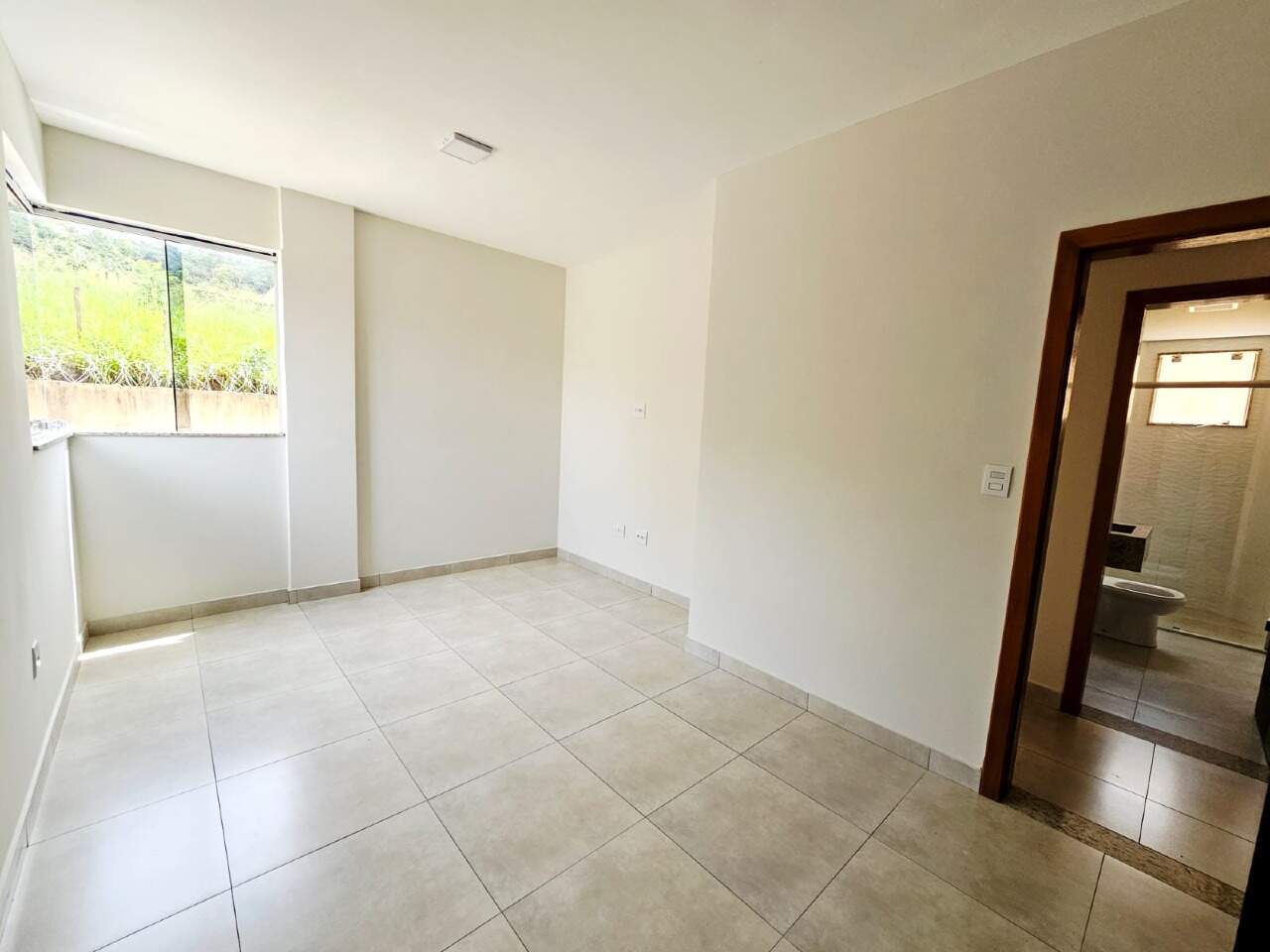 APARTAMENTO COM AREA à venda no TROPICAL: 