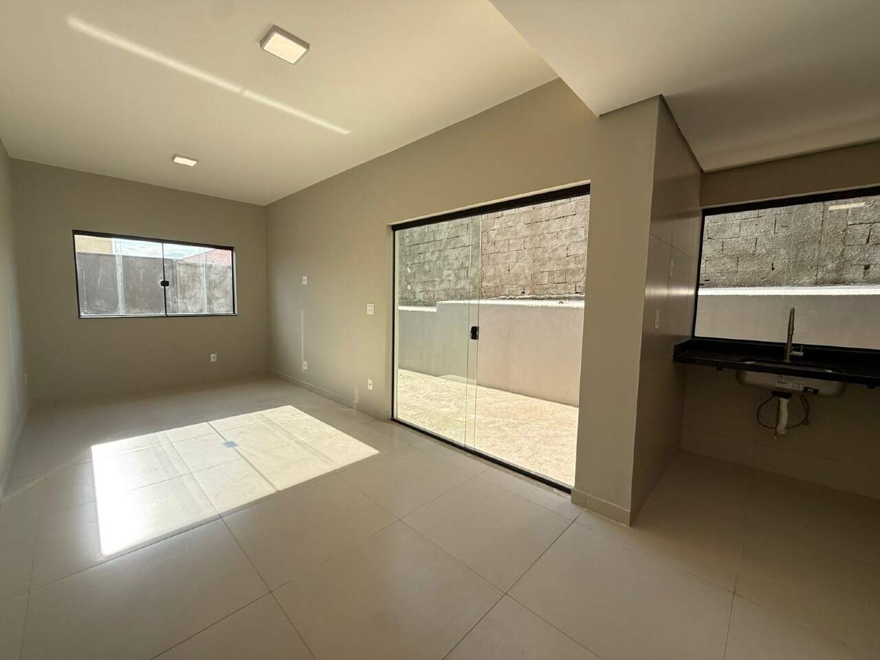 CASA à venda no RECANTO DAS PEIXOTAS: 
