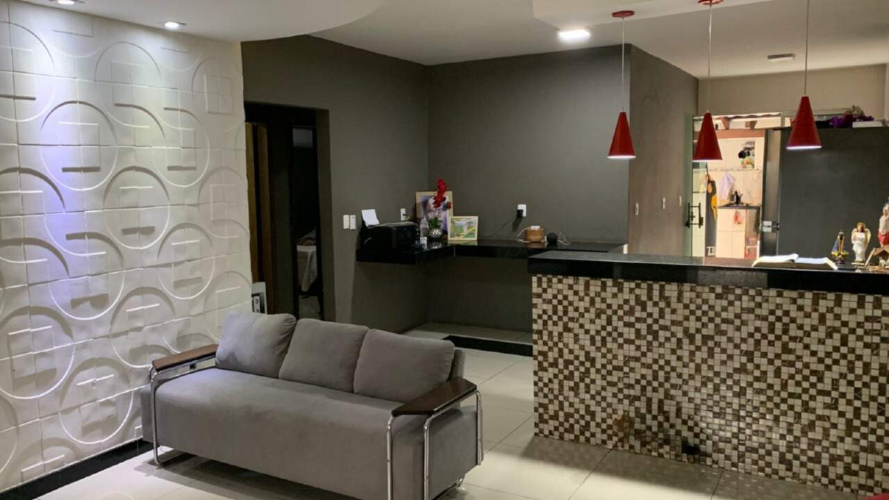 CASA à venda no Conjunto Habitacional Jadir Marinho: 