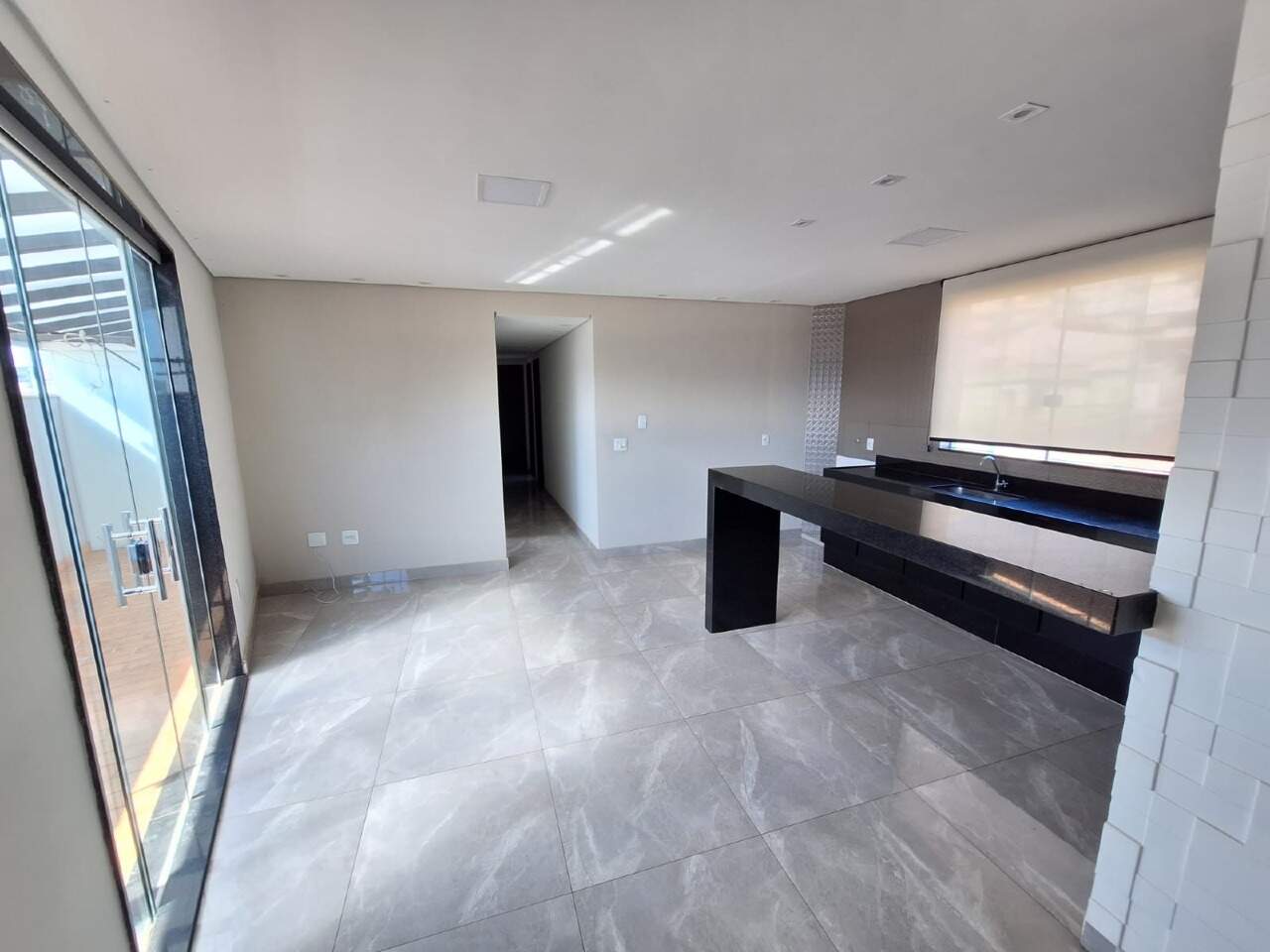 APARTAMENTO COM AREA para aluguel no CENTRO: 