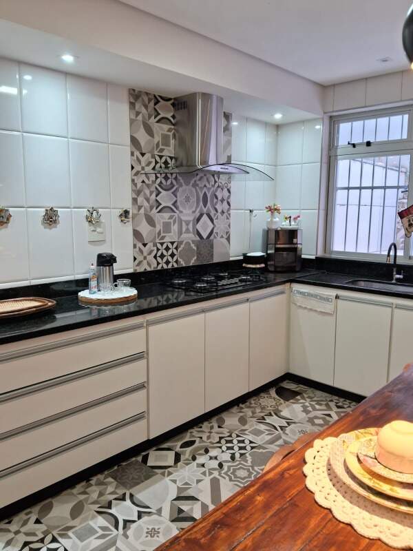 APARTAMENTO COM AREA à venda no PIEDADE: 