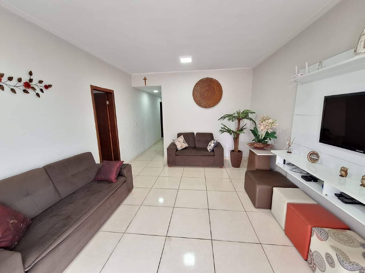 CASA à venda no VALE DAS AROEIRAS: 