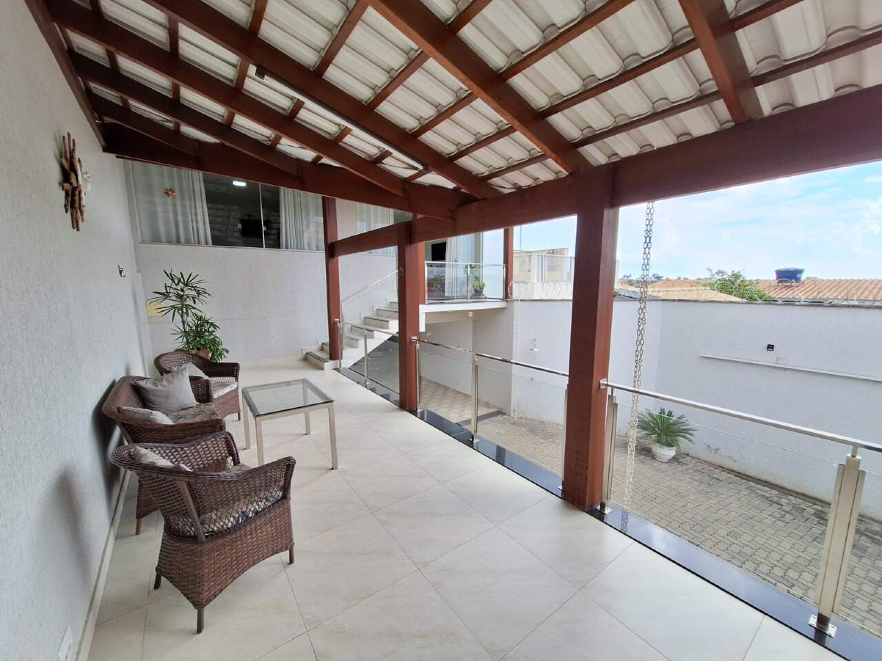 CASA à venda no VALE DAS AROEIRAS: 