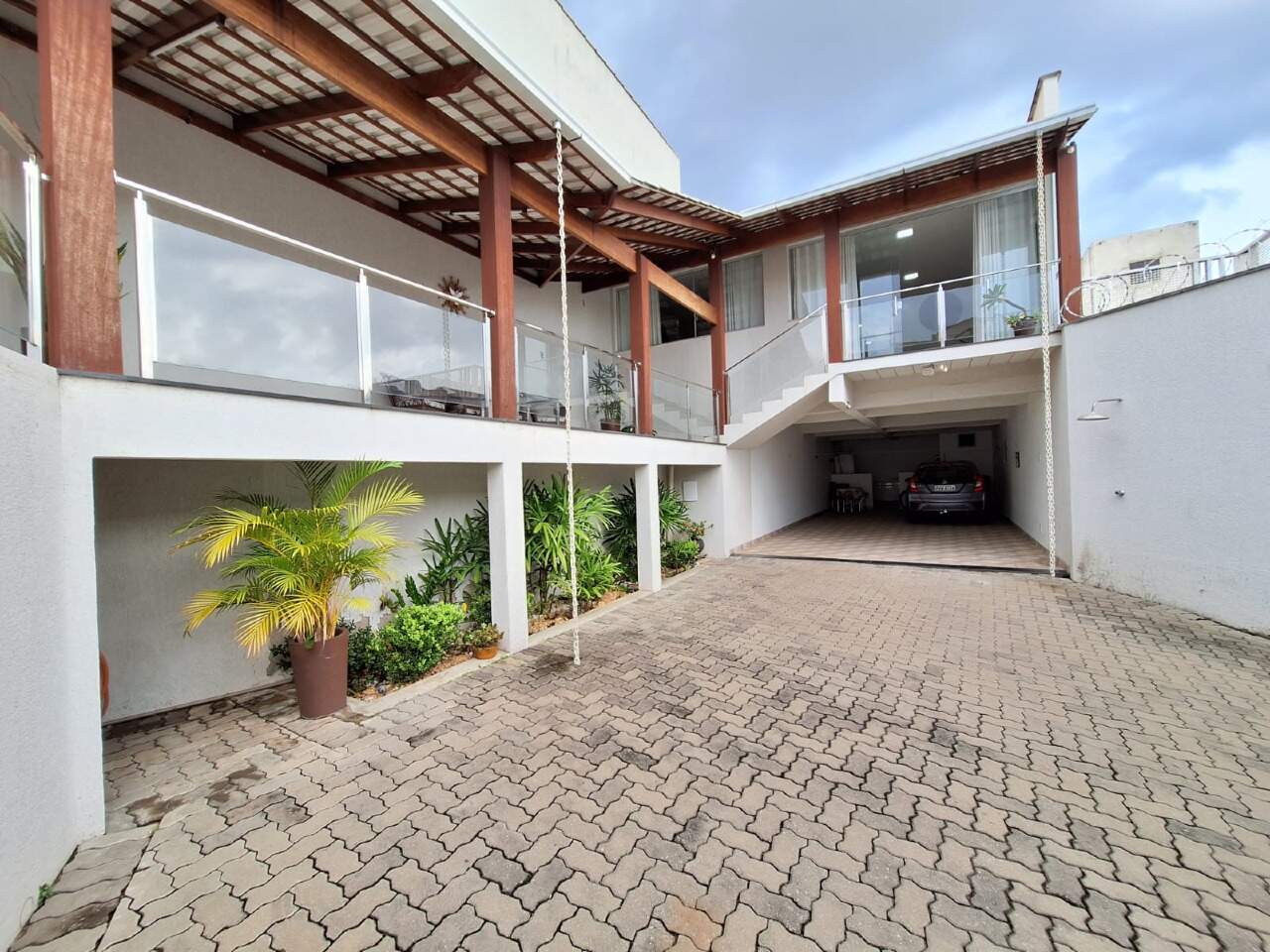 CASA à venda no VALE DAS AROEIRAS: 