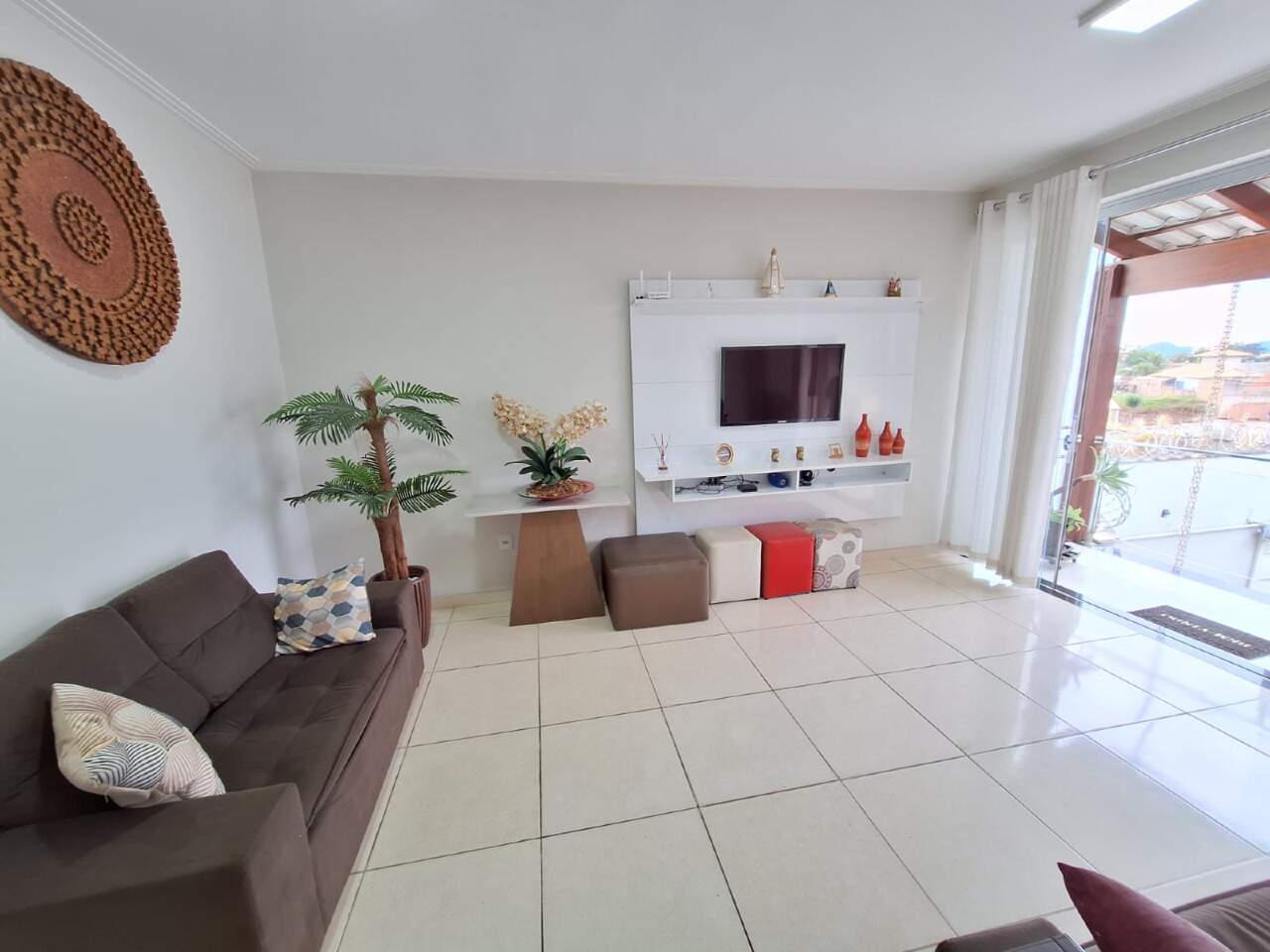 CASA à venda no VALE DAS AROEIRAS: 