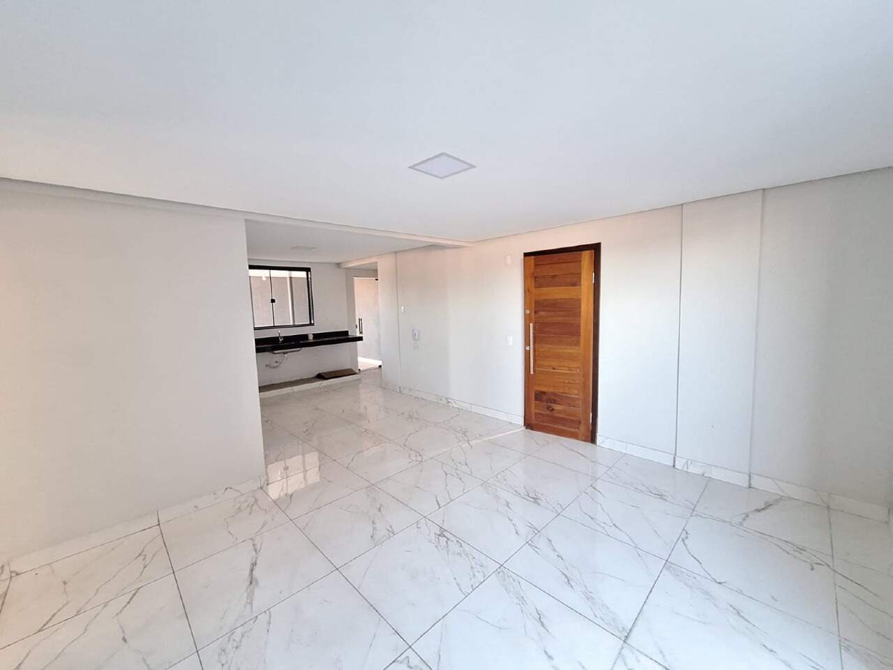 APARTAMENTO COM AREA para aluguel no TROPICAL: 