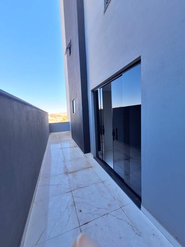 APARTAMENTO COM AREA para aluguel no TROPICAL: 