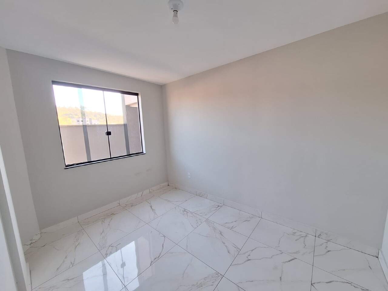 APARTAMENTO COM AREA para aluguel no TROPICAL: 