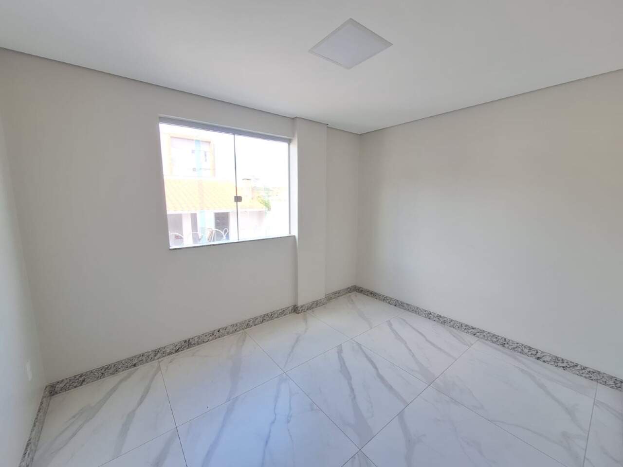 APARTAMENTO COM AREA para aluguel no OLIMPIO MOREIRA: 