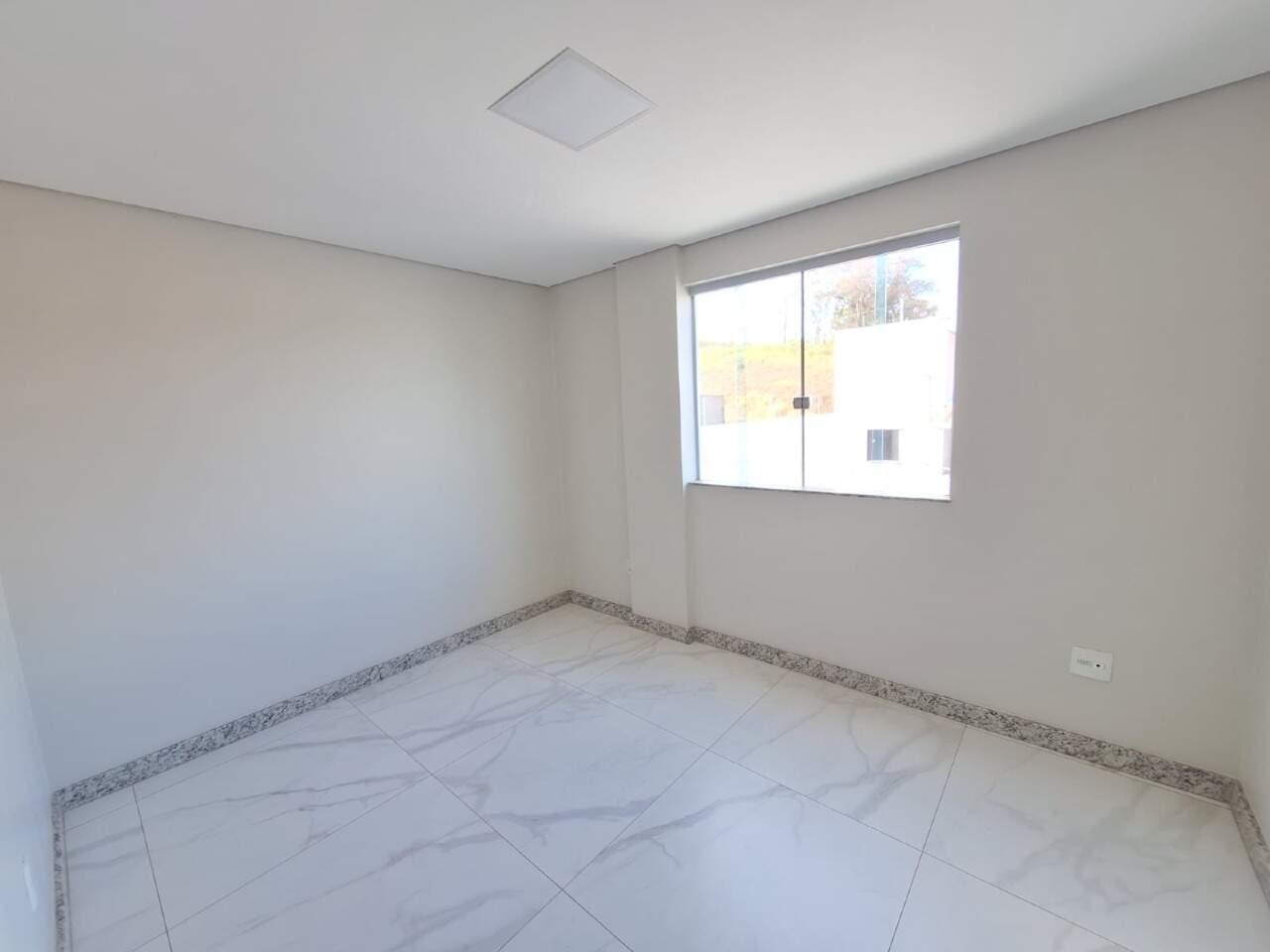 APARTAMENTO COM AREA para aluguel no OLIMPIO MOREIRA: 