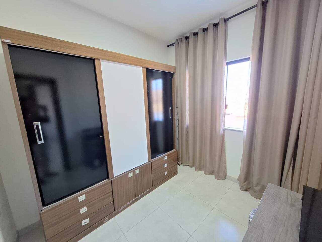 APARTAMENTO COM AREA para aluguel no da Olaria: 