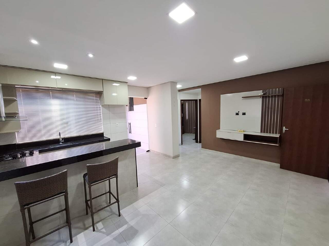 APARTAMENTO COM AREA para aluguel no da Olaria: 