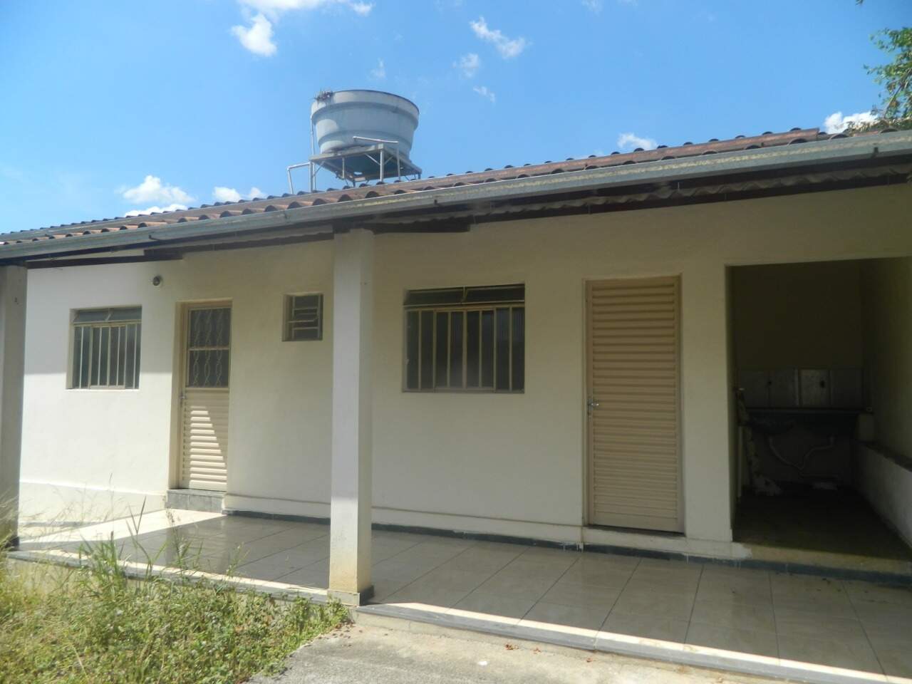 BARRACAO à venda no Conjunto Habitacional Jadir Marinho: 