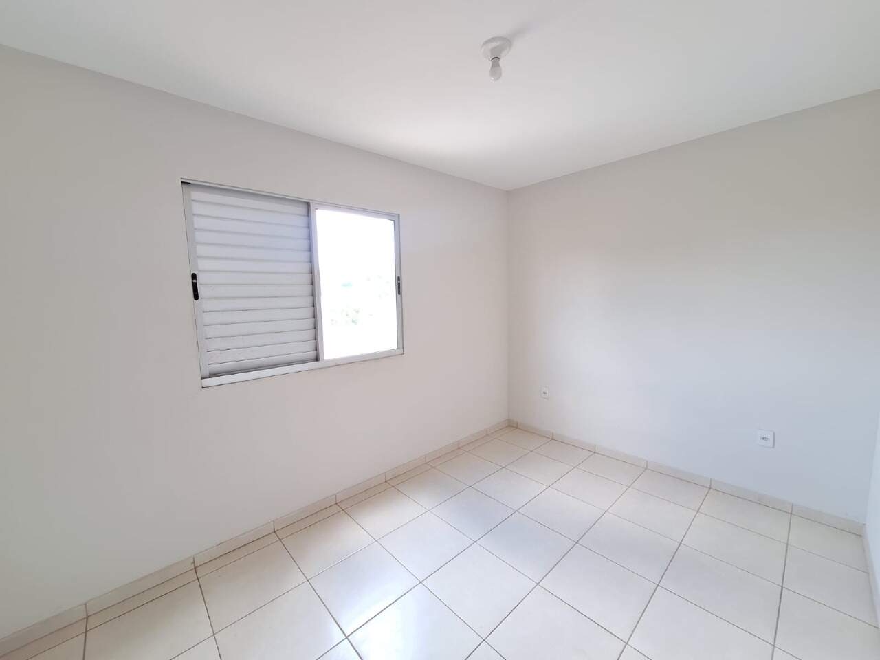 APARTAMENTO para aluguel no da Olaria: 