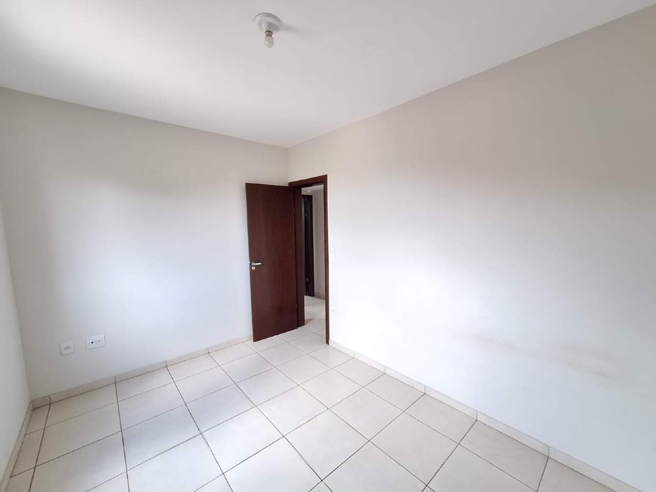 APARTAMENTO para aluguel no da Olaria: 