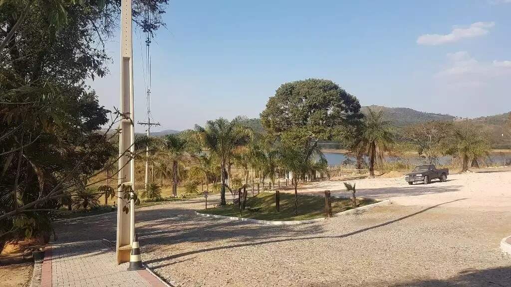 LOTE à venda no COND. PARAISO DOS COQUEIROS: 