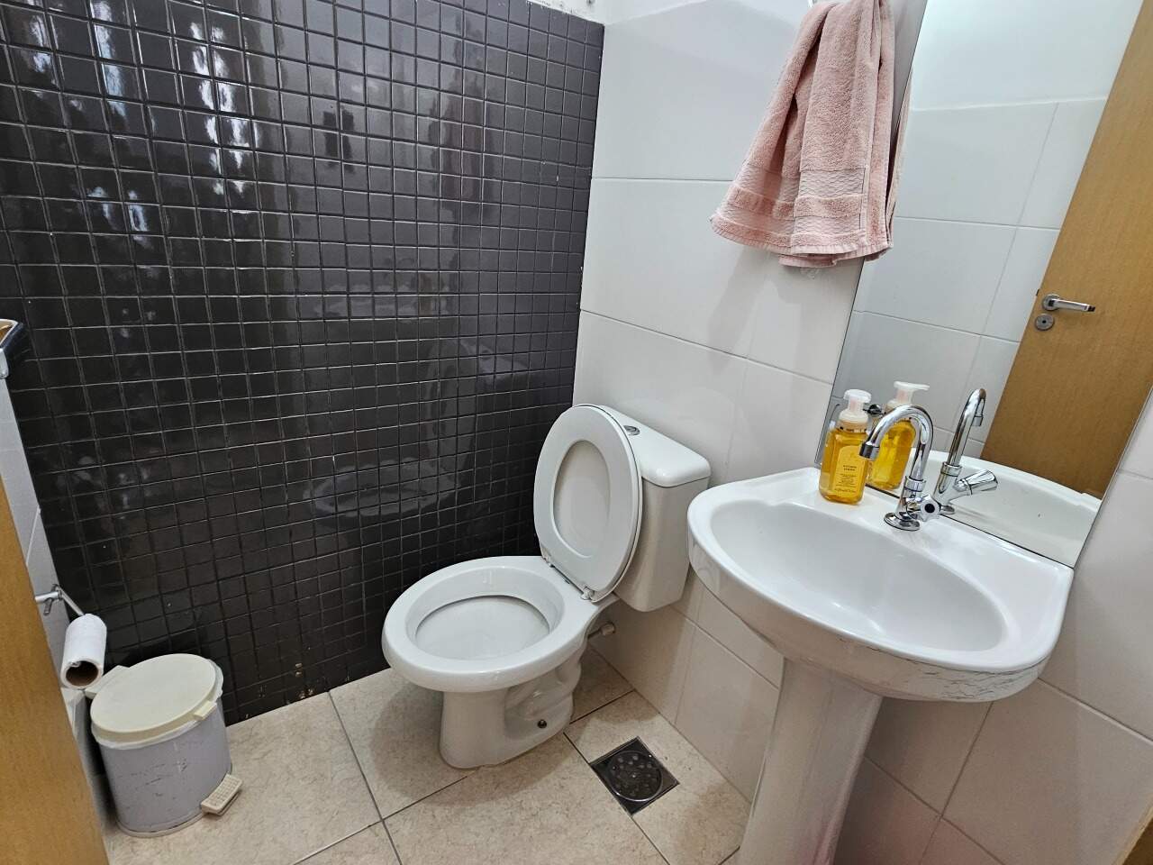 CASA à venda no VALE DAS AROEIRAS: 