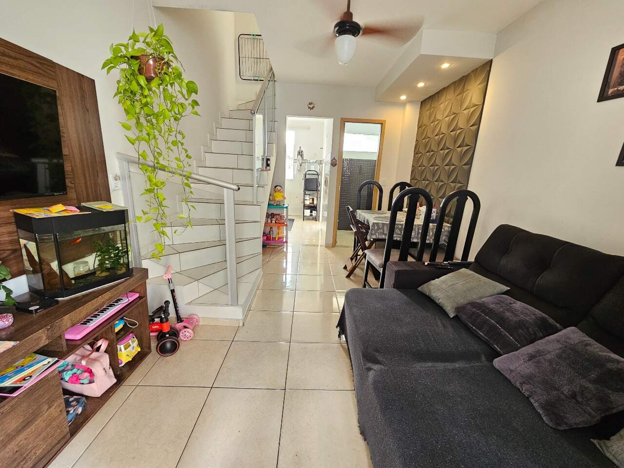 CASA à venda no VALE DAS AROEIRAS: 
