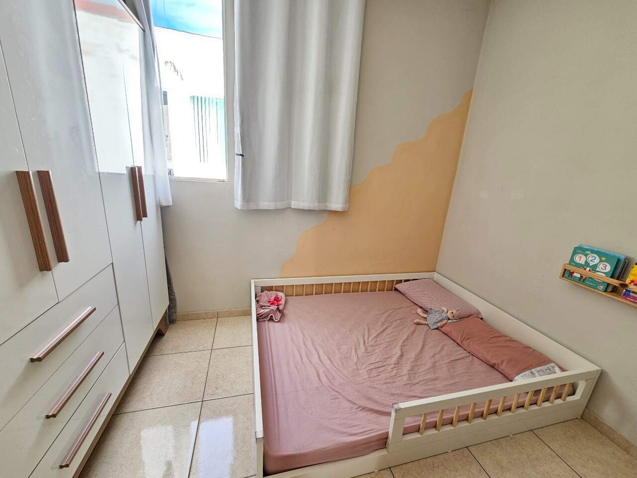 CASA à venda no VALE DAS AROEIRAS: 
