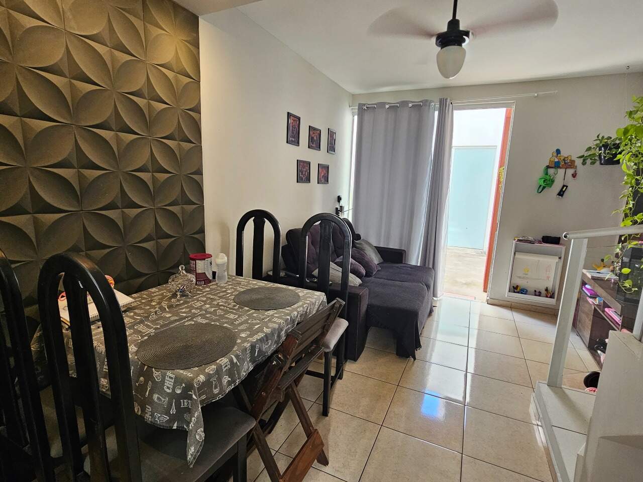 CASA à venda no VALE DAS AROEIRAS: 