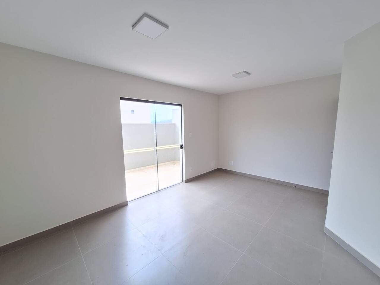 APARTAMENTO COM AREA para aluguel no Residencial Veredas: 