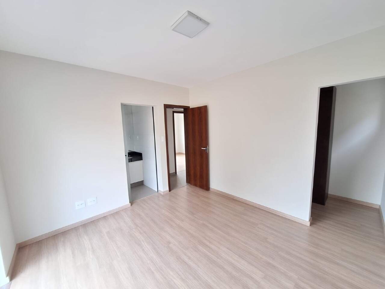 APARTAMENTO COM AREA para aluguel no Residencial Veredas: 